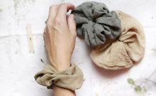 Load image into Gallery viewer, Plastic Free Cotton Scrunchy & Naturally Dyed Cotton Mask Set