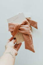 Load image into Gallery viewer, Plant Dyed Hair tie in Organic cotton - waffle cracked cotton gauze