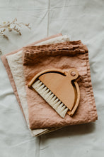 Load image into Gallery viewer, Plant dyed linen Kitchen Towel - Eco dyed dish towel Minimalist Homeware eco Gift
