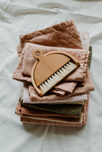 Load image into Gallery viewer, Plant dyed linen Kitchen Towel - Eco dyed dish towel Minimalist Homeware eco Gift
